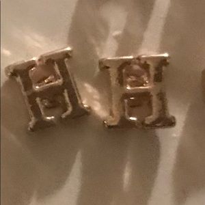 🎀 Letter H earrings 🎀
